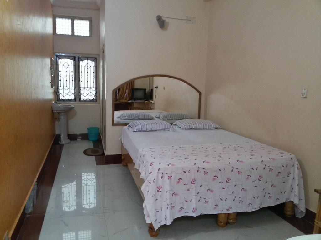 Lakshmi Heritage Tourist Home Hampi Exterior foto