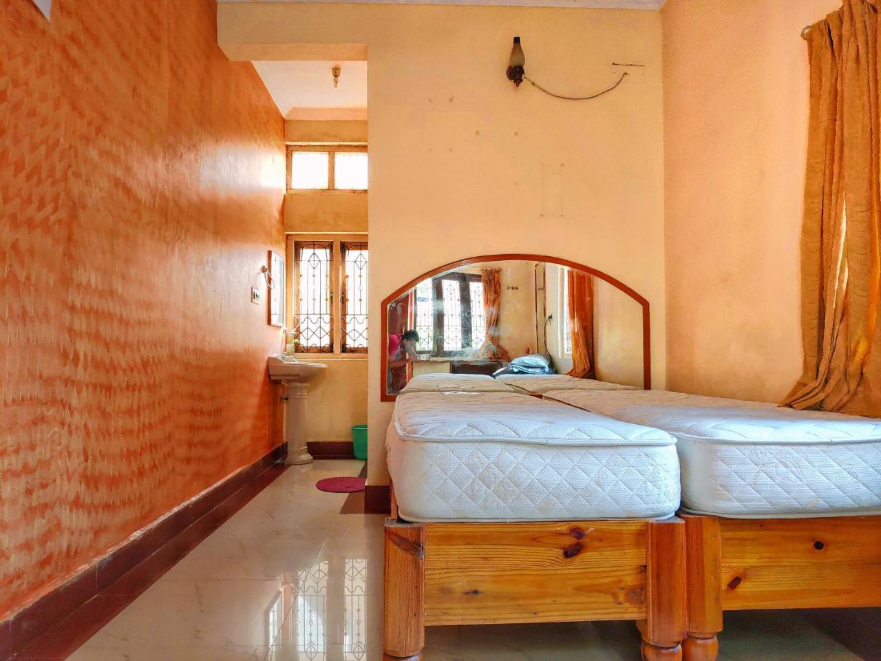 Lakshmi Heritage Tourist Home Hampi Exterior foto